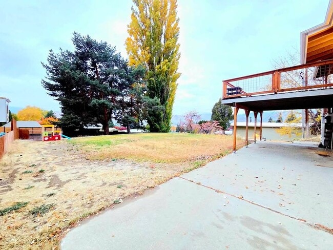 Building Photo - Large 4 Bed, 2 Bath in Desirable East Wenatchee!