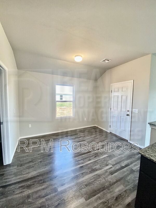 Building Photo - 1812 Hayes Ln