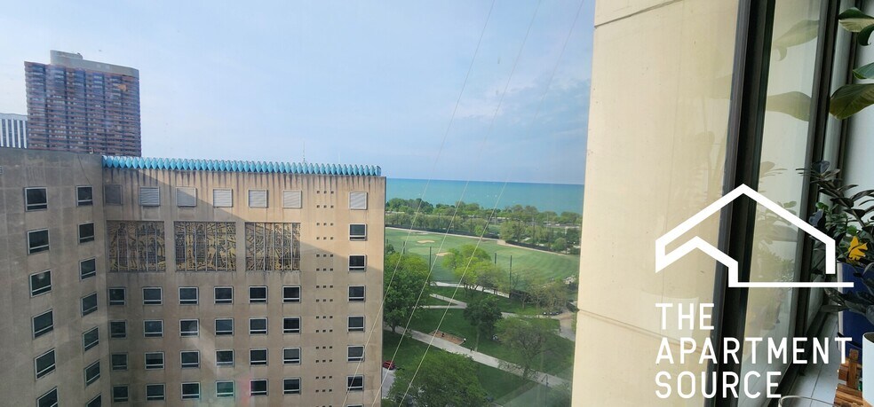 Building Photo - 2800 DuSable Lake Shore Dr
