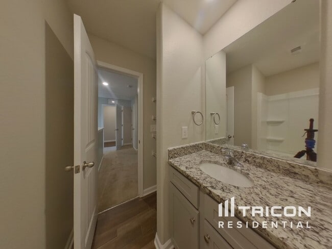 Building Photo - 165 Trailwood Ct