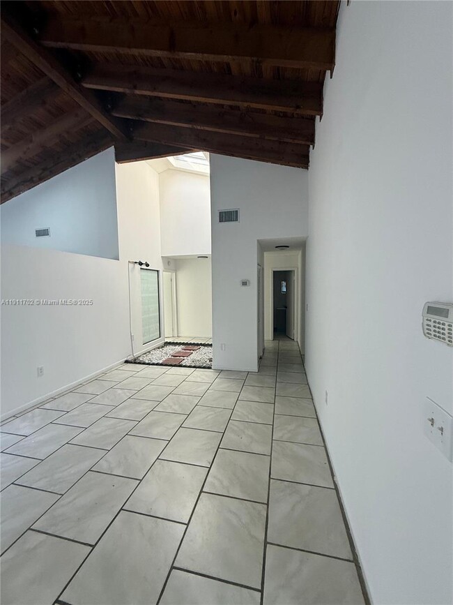 Building Photo - 6200 NW 26th Ct