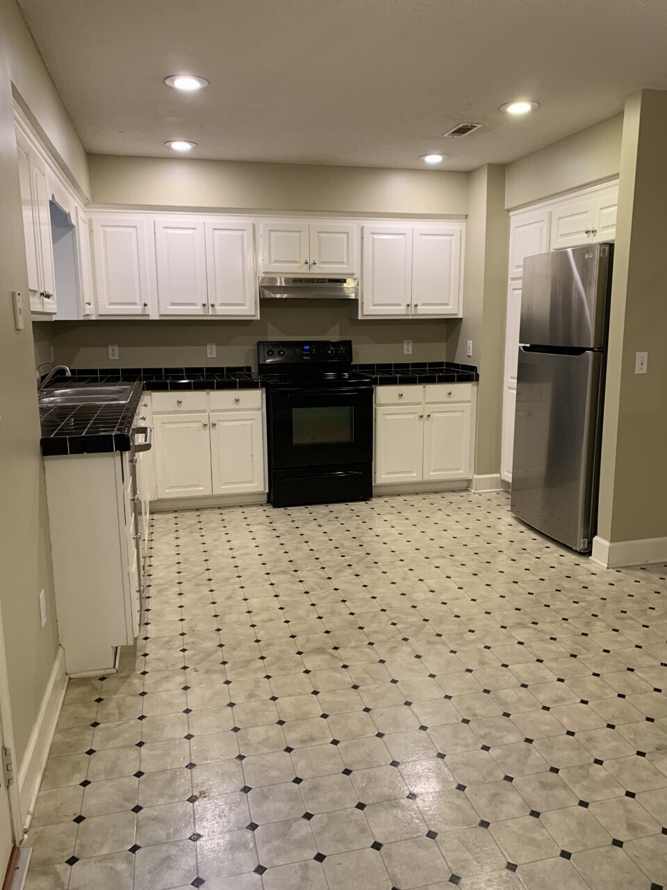 Building Photo - 1601 Red Fox Trail