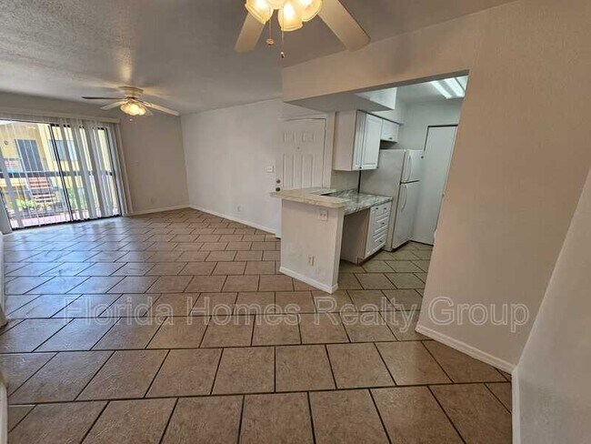 Building Photo - 2855 Winkler Ave