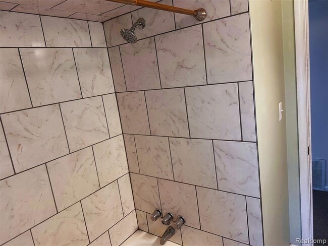 Building Photo - 110 Hamata Ave