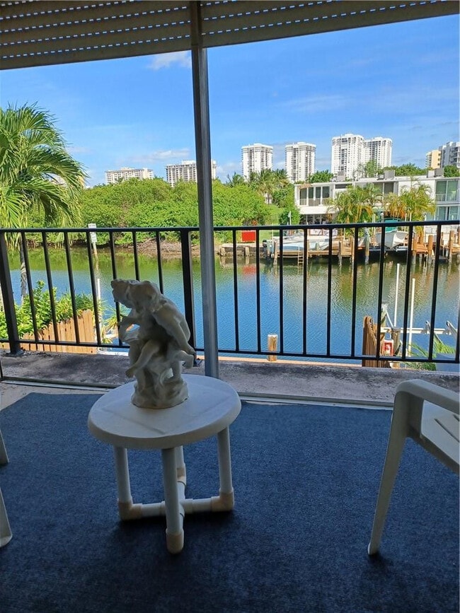 Building Photo - 1018 NE 25th Ave