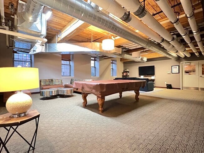 Building Photo - 35 Riverwalk Way