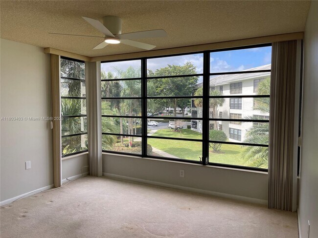 Building Photo - 1721 Whitehall Dr