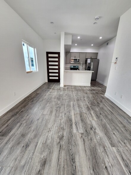 Building Photo - 6515 Florence Pl