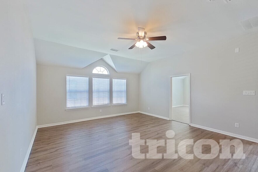 Building Photo - 131 Lake Trail Dr