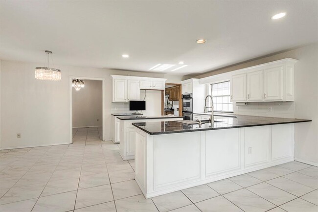 Building Photo - 2804 NW 158th St