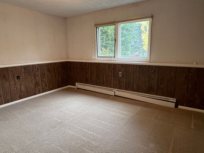 Building Photo - 4 Bedroom House in Prime Oceanview Location