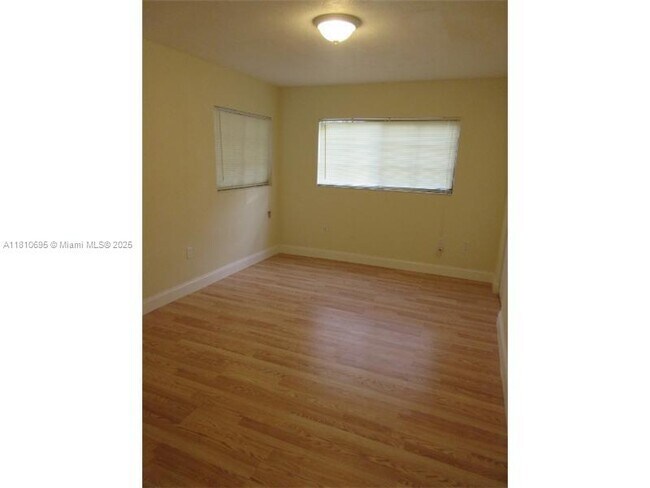 Building Photo - 444 NE 206th Ln