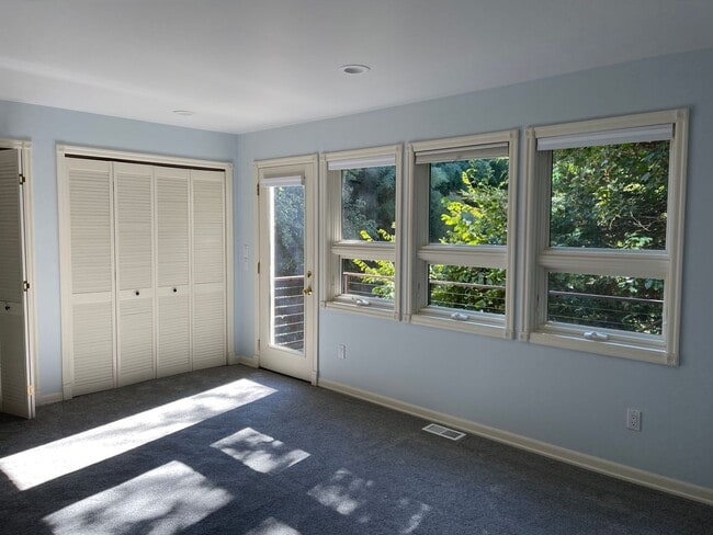 Building Photo - CHARMING MULTNOMAH VILLAGE CUSTOM HOME AVA...