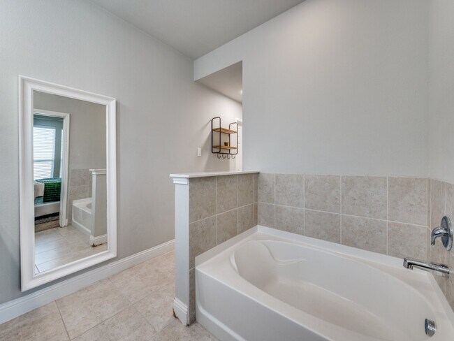 Building Photo - 4409 Hazeltine Hills Dr
