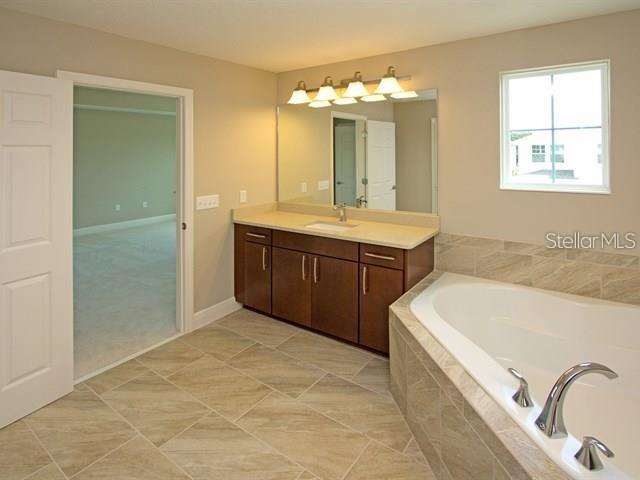 Building Photo - 8631 Crescendo Ave