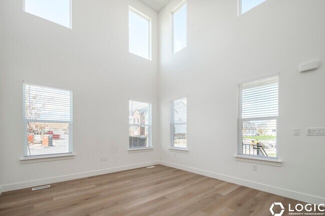 Building Photo - Brand New Row End Townhome in Lehi Utah!