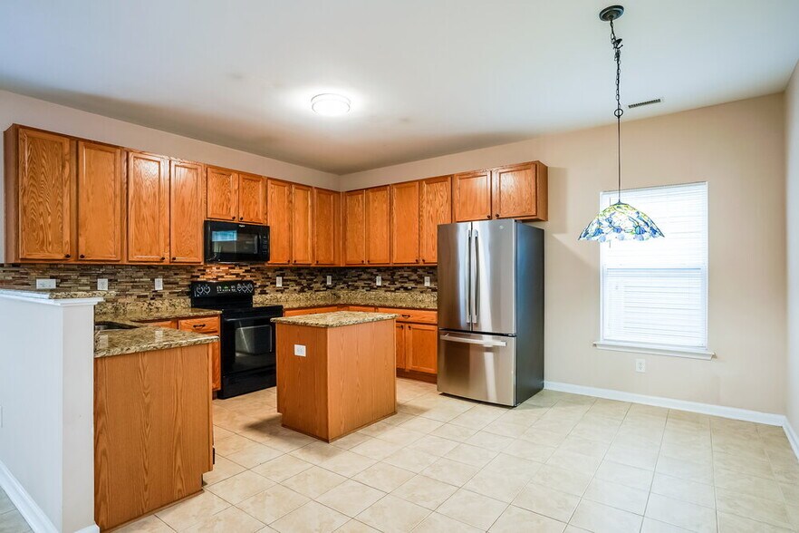 Building Photo - 3628 Pinkham Way