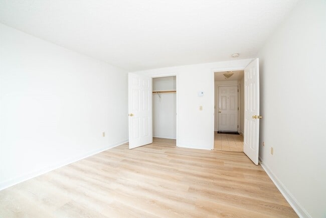 Building Photo - 13 Summer St