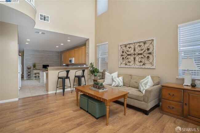 Building Photo - 699 Flemish Ct