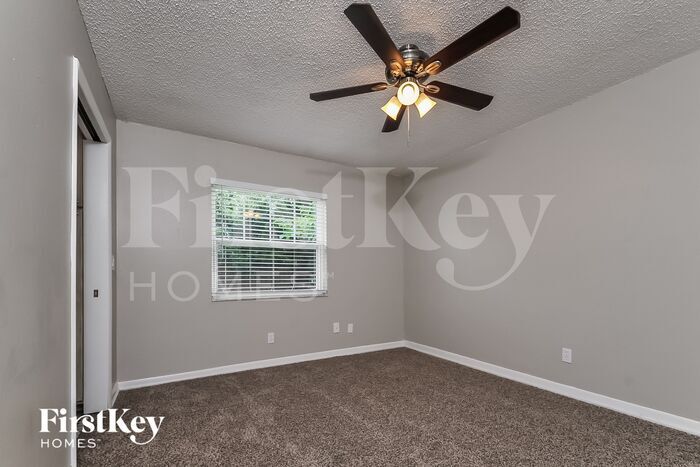 Building Photo - 6229 Florida Cir N