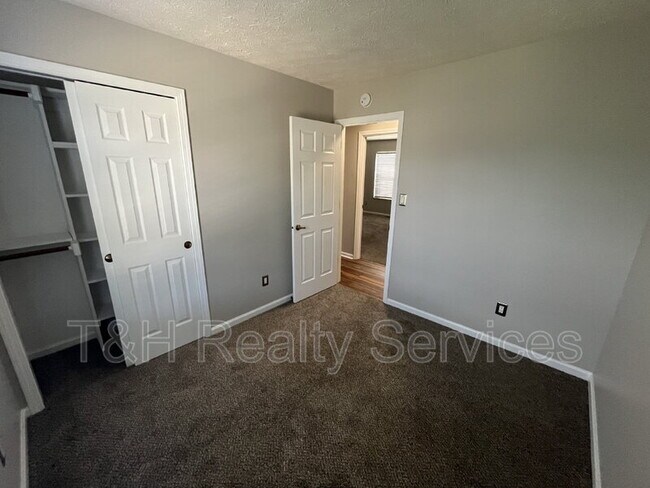 Building Photo - 860 Sable Ridge Dr