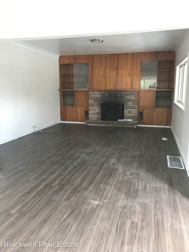 Building Photo - 1230 Gregory Way