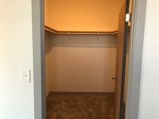 unit 7 walkin closet - 300 Fairview Ave