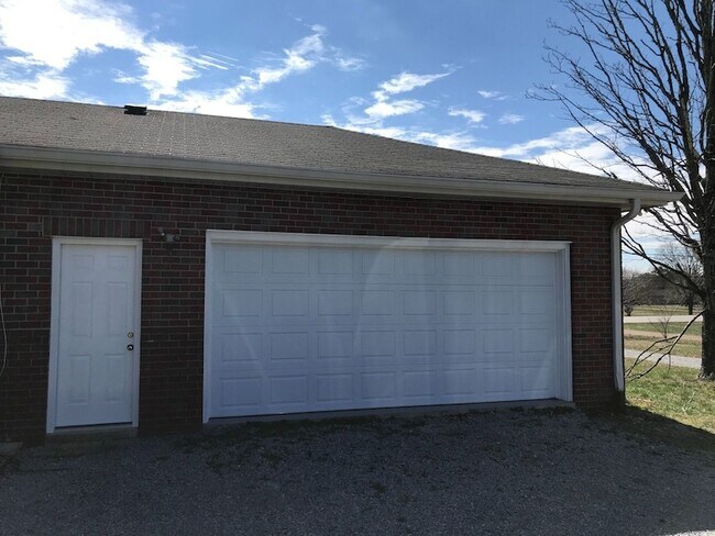Building Photo - 2525 Leeville Pike