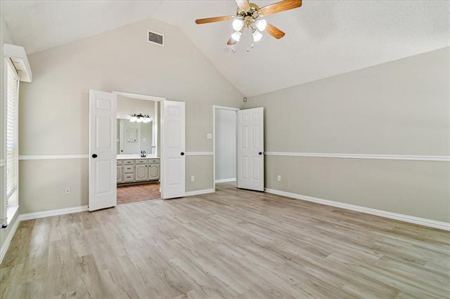 Building Photo - 711 Cottonwood Bend Dr