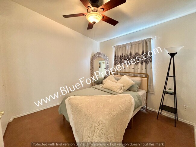 Building Photo - 2675 W Desert Bluffs Ct