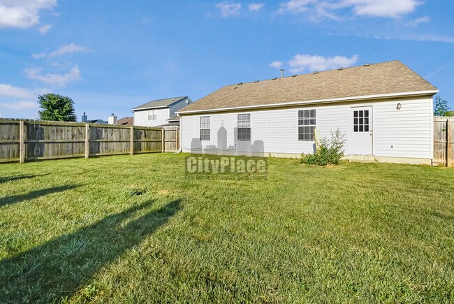 Building Photo - 5639 Wood Hollow Dr