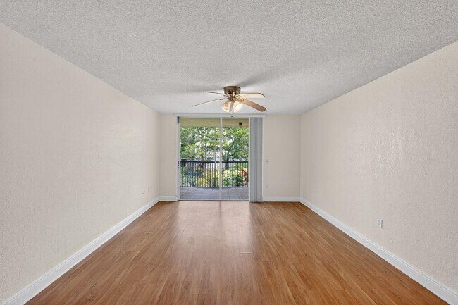 Building Photo - 8353 Lake Dr