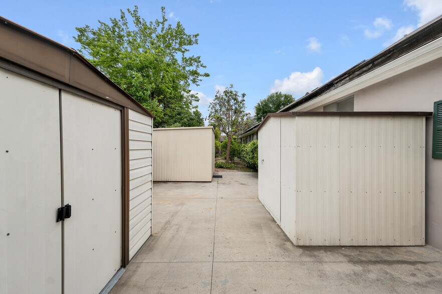 Building Photo - 4722 Forman Ave