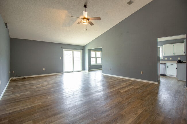 Building Photo - 4724 Whitewater Ln