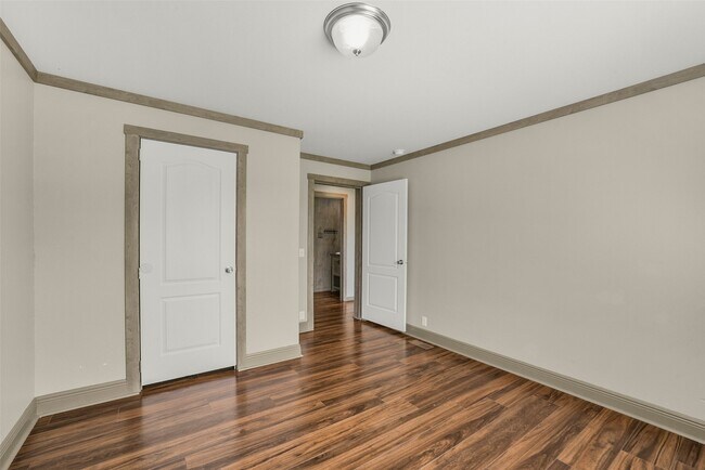 Building Photo - 1566 County Rd 610