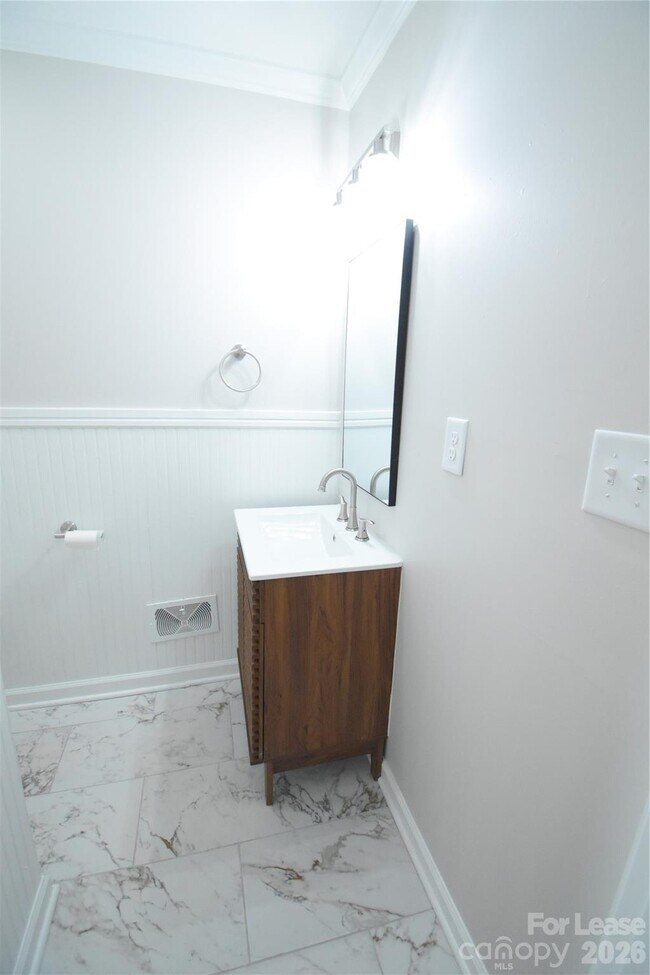 Building Photo - 4201 University Dr