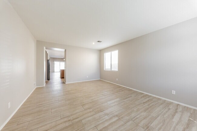 Building Photo - 40806 N Hudson Ct