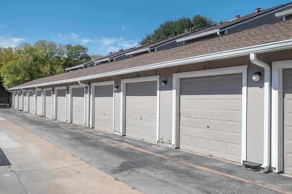 Building Photo - 1740 Timber Ridge Rd