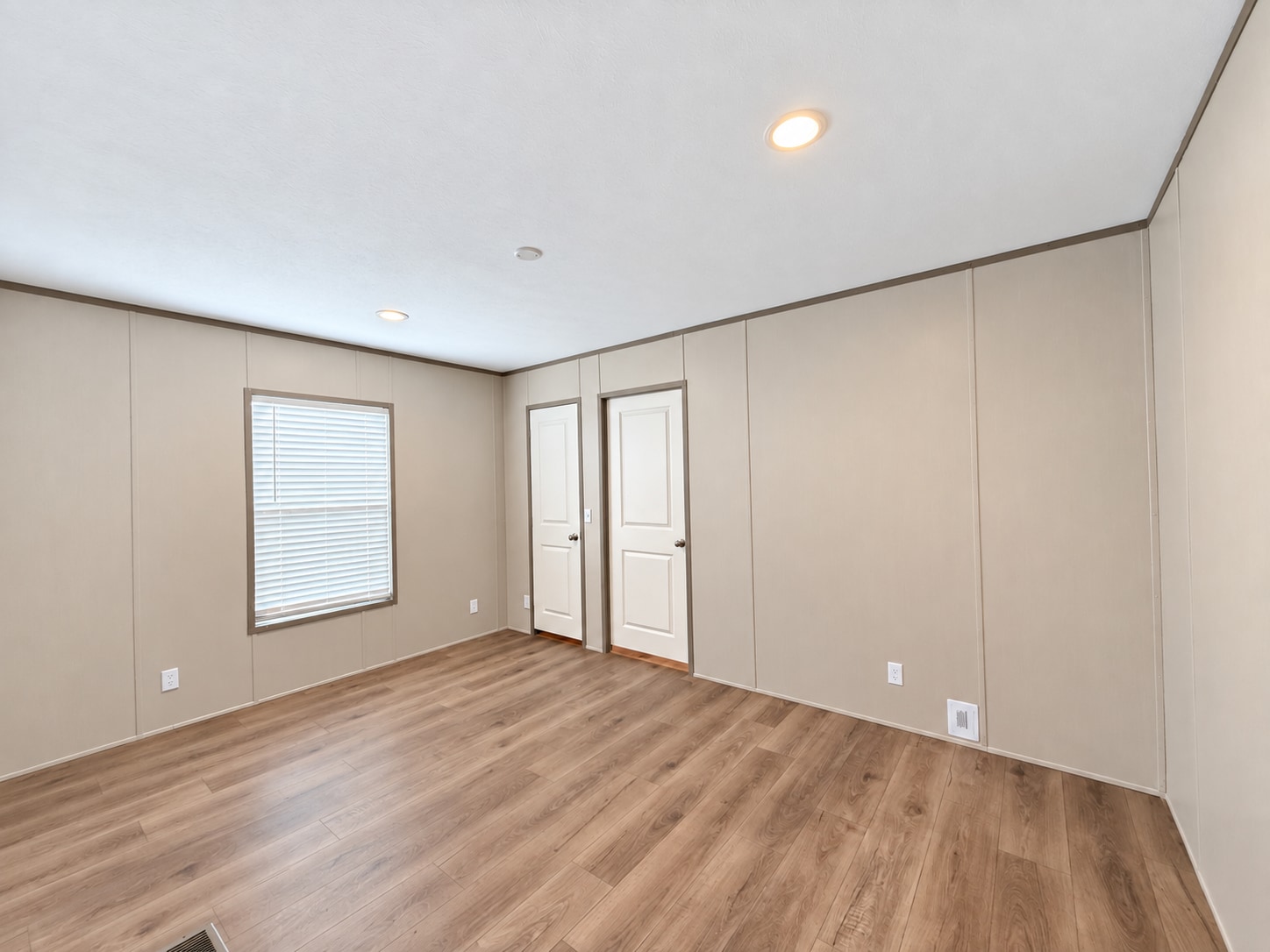 Building Photo - 104 Pine Cone Dr