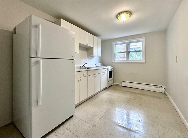 Building Photo - 12 Vinal St