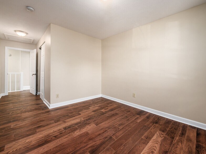 Building Photo - 1447 Hunter Ave