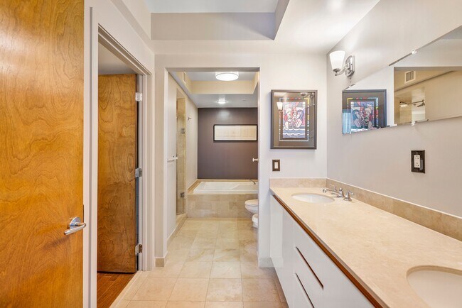 Building Photo - 1500 Ocean Dr