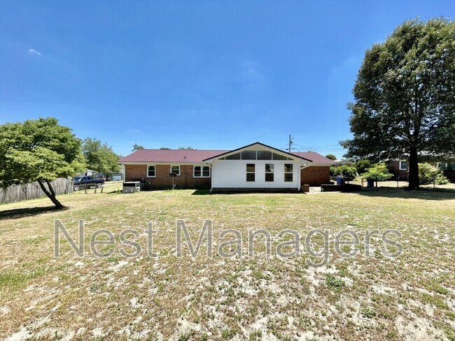 Building Photo - 621 Welsh Pl