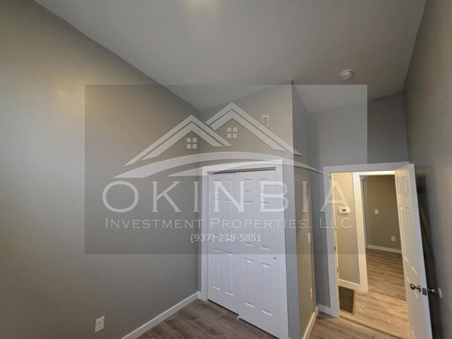 Building Photo - 1038 Rossiter Dr