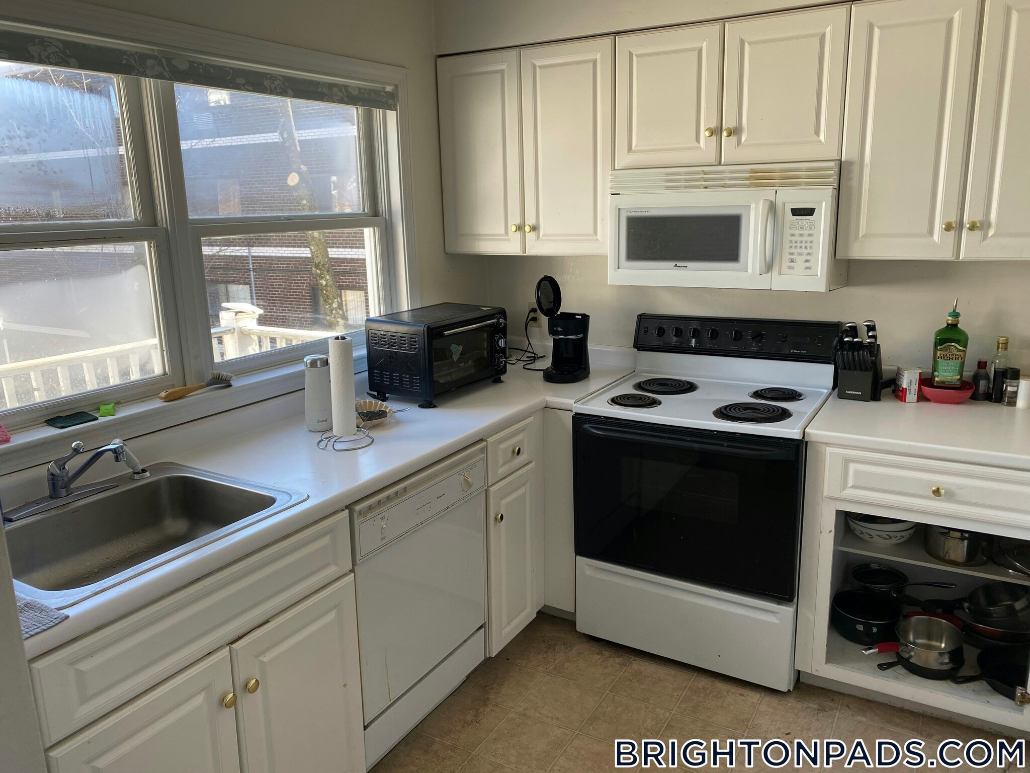 Building Photo - 8-10 Glencoe St.