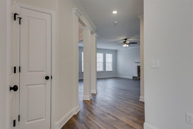 Building Photo - 1011 Spotswood Cir