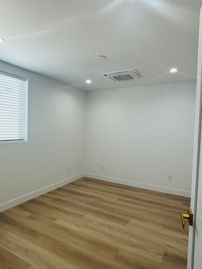 Building Photo - 1724 260th St