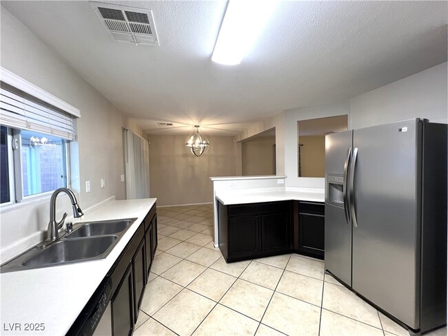 Building Photo - 9991 Pimera Alta St