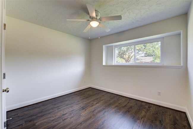 Building Photo - 11511 Brook Meadows Ln
