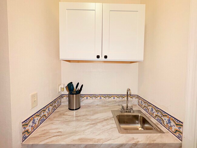 Building Photo - 9875 Perfect Dr